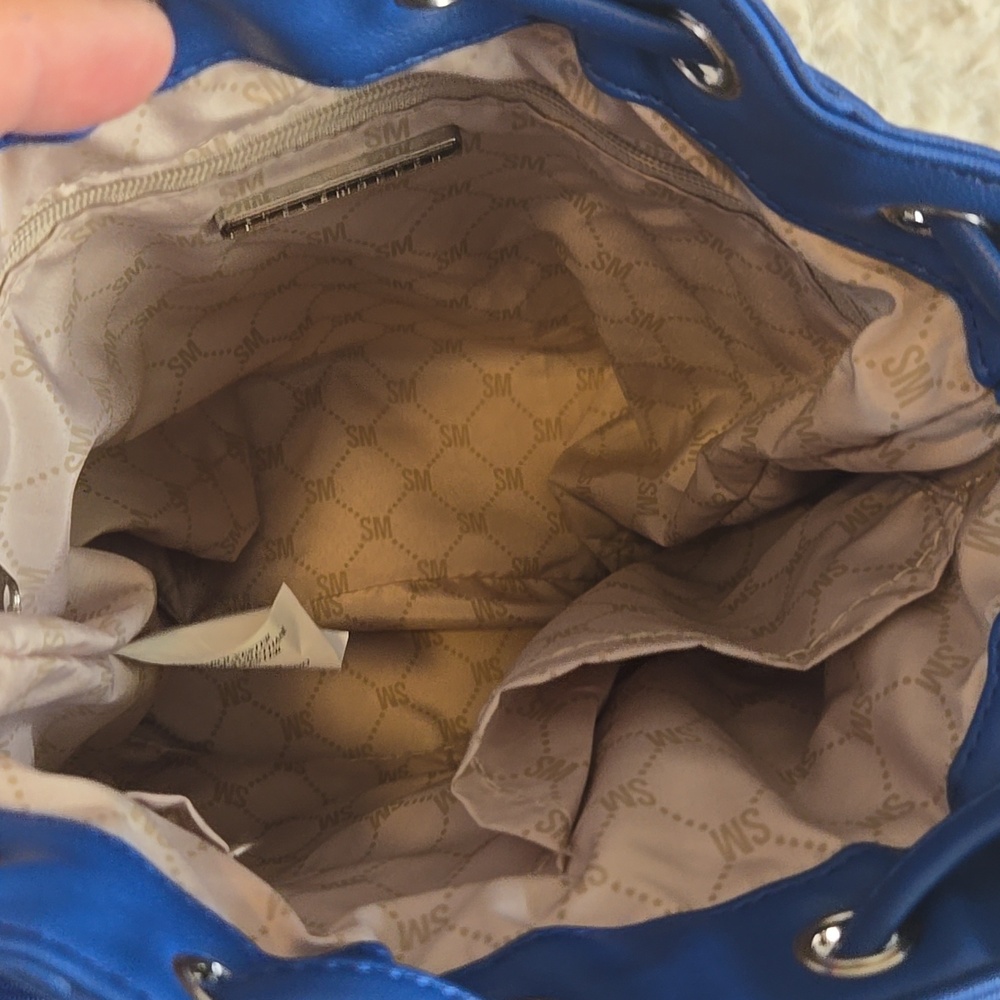 Steve Madden Electric Blue Quilted Drawstring Crossbody Bag - Picture 4 of 5